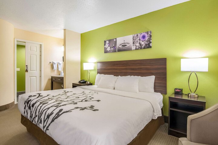 Room 15 of 38