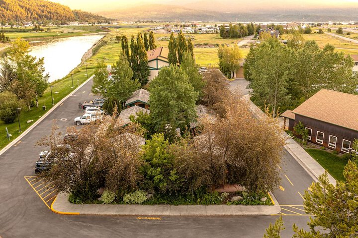 Flying Saddle Resort