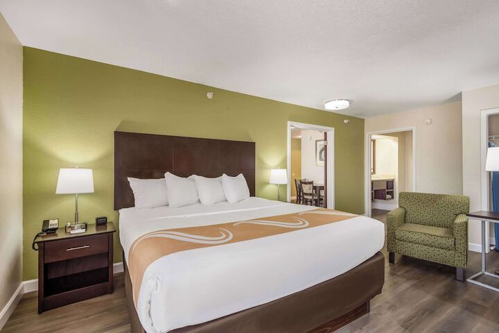 Quality Inn & Suites Quincy - Downtown