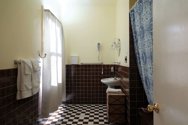 Room 47 of 74
