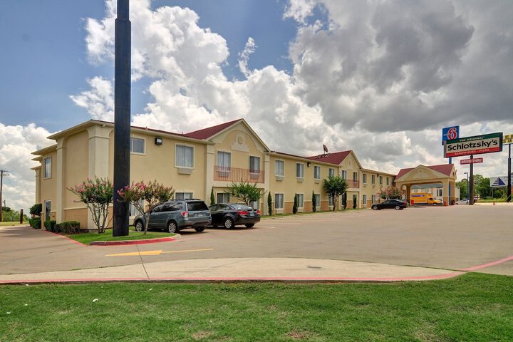 Hotel 2 of 68