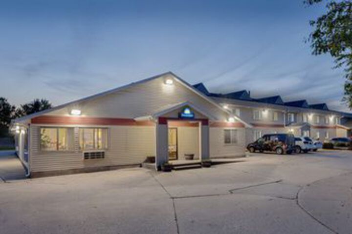 DAYS INN WILLIAMSBURG