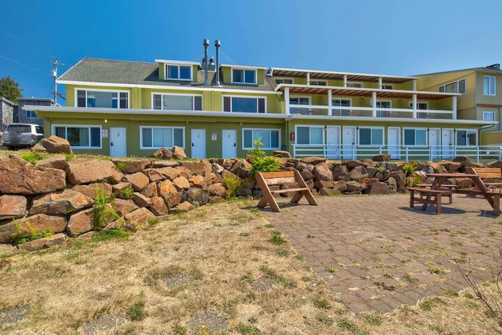 Terimore Bayfront Inn
