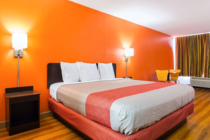 Room 14 of 30