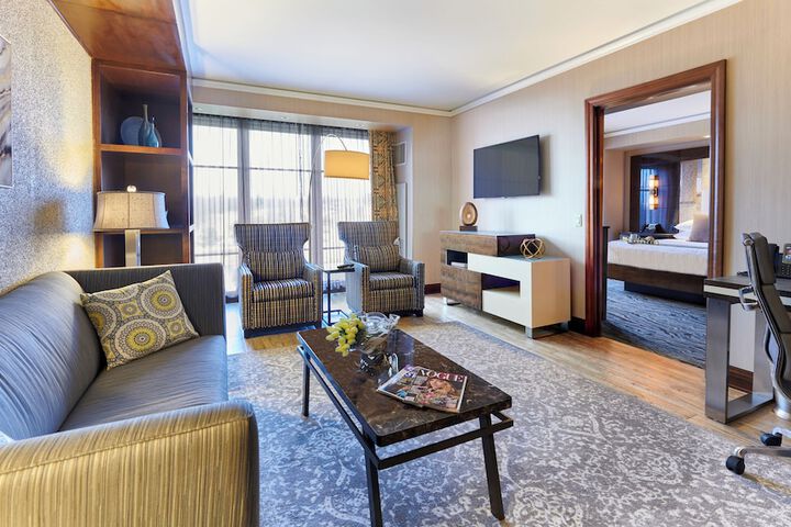 Room 50 of 76