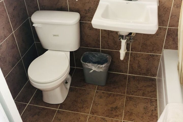 Room 5 of 14