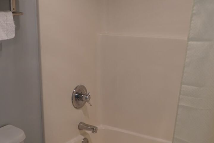 Room 33 of 50