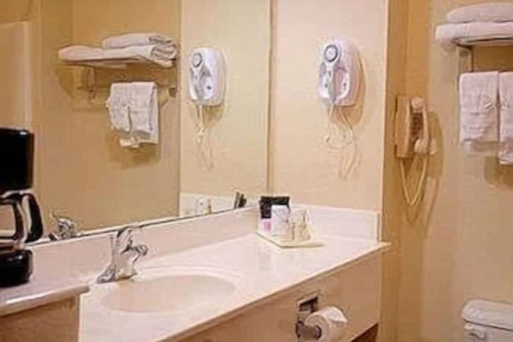Room 11 of 29