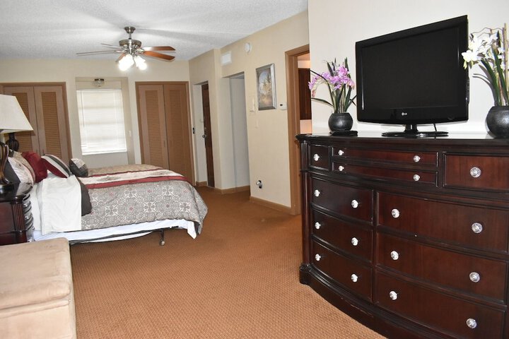 Room 93 of 118