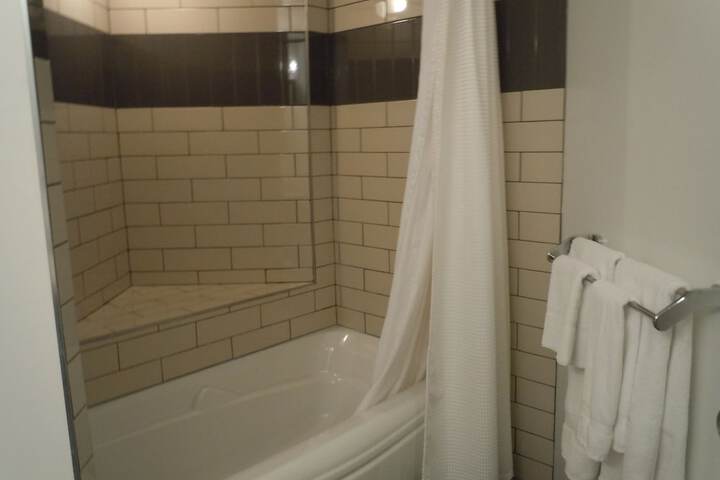 Room 9 of 77
