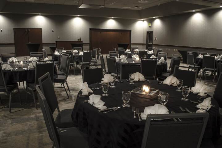 Ballroom/Hall 82 of 89