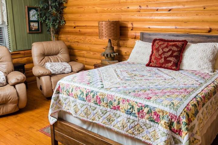 Mountain Aire Cottages Inn & Glamping