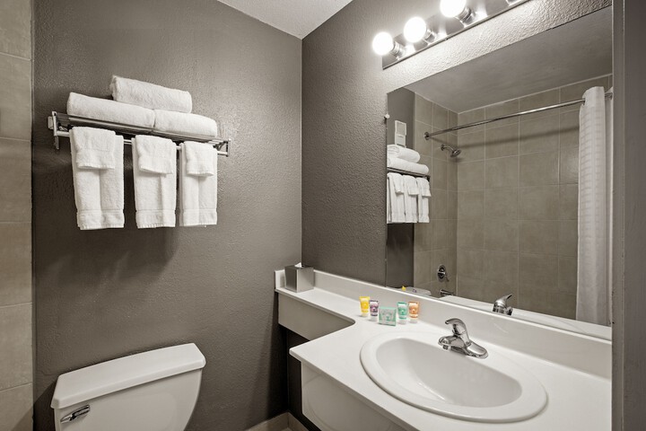 Room 18 of 34