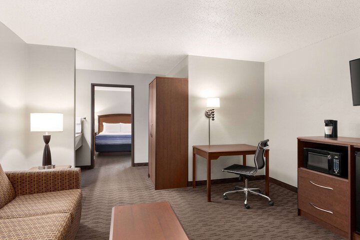 Room 32 of 50