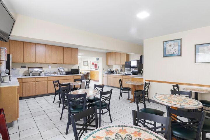 Super 8 by Wyndham Ogallala