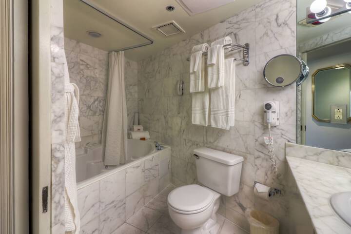 Room 15 of 76
