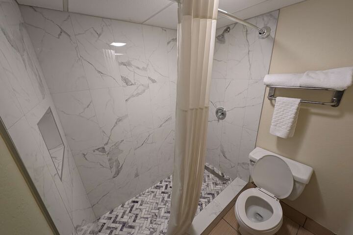 Best Western Windsor Suites