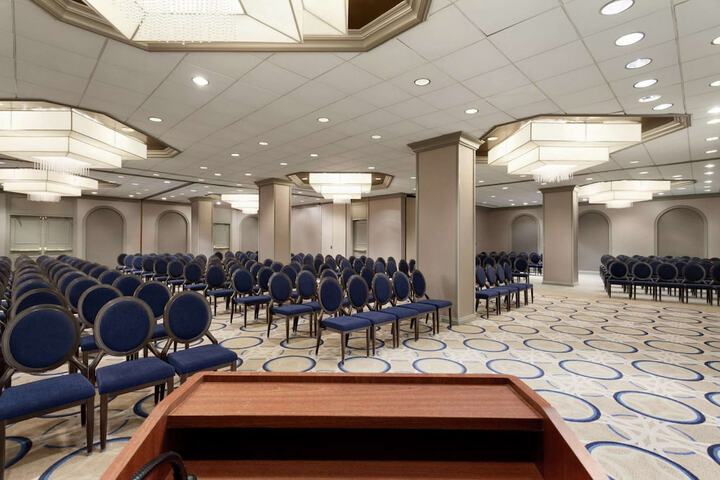 DoubleTree by Hilton Newark Penn Station