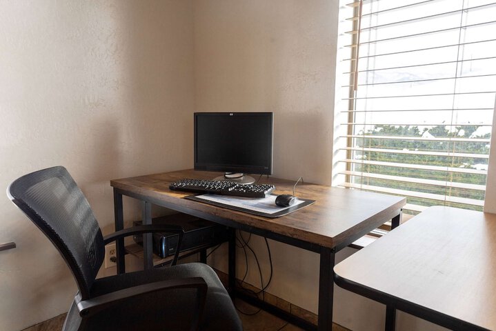Business Center 27 of 27