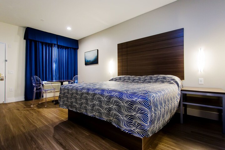 Room 14 of 23