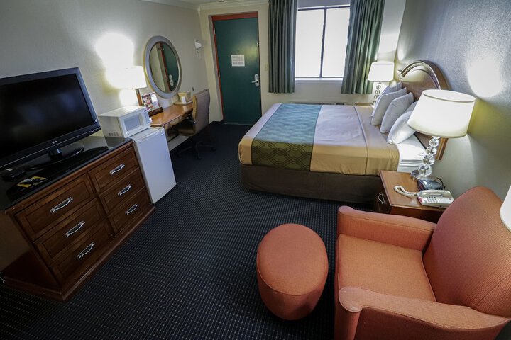 Room 20 of 38