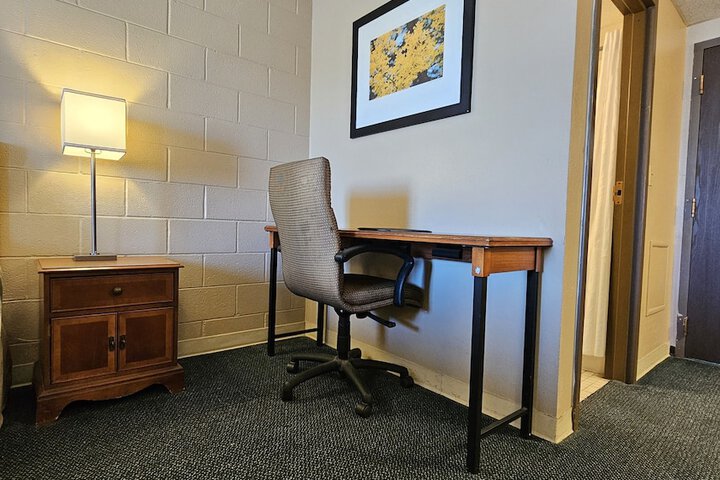 Room 27 of 62