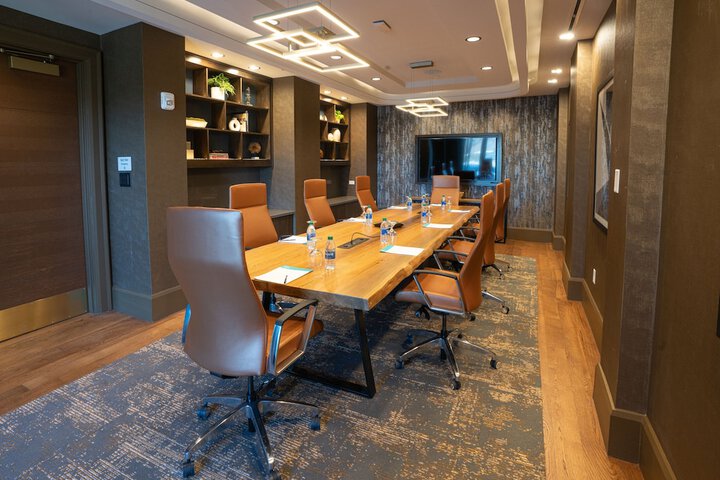 Hotel Indigo Columbus at Riverfront Place by IHG