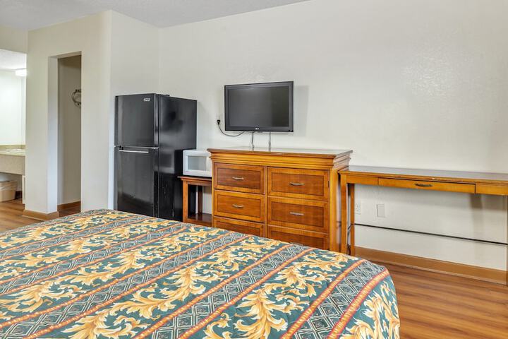 Room 19 of 34