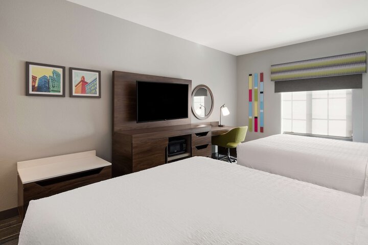 Room 6 of 23