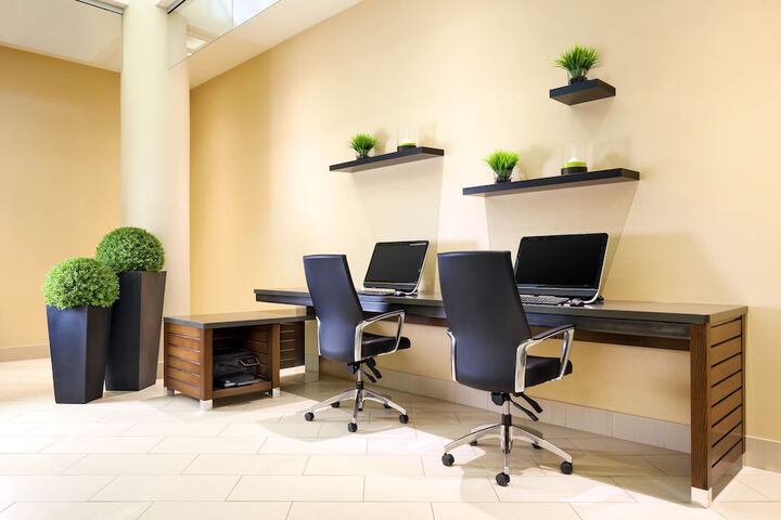 Business Center 48 of 49