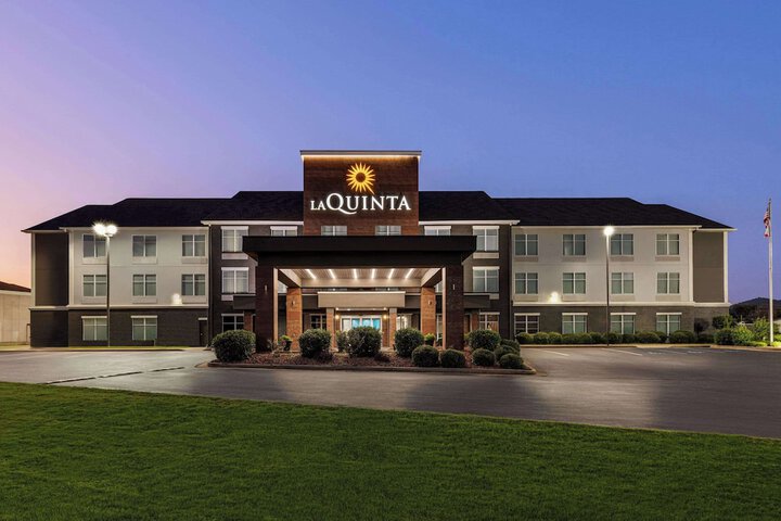La Quinta Inn & Suites by Wyndham Oxford - Anniston
