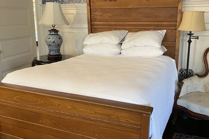Moseley Cottage Inn & Town Motel