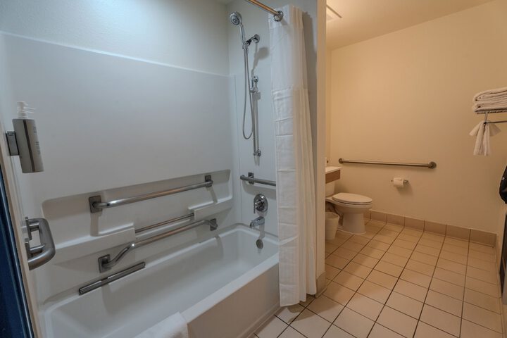 Room 13 of 20