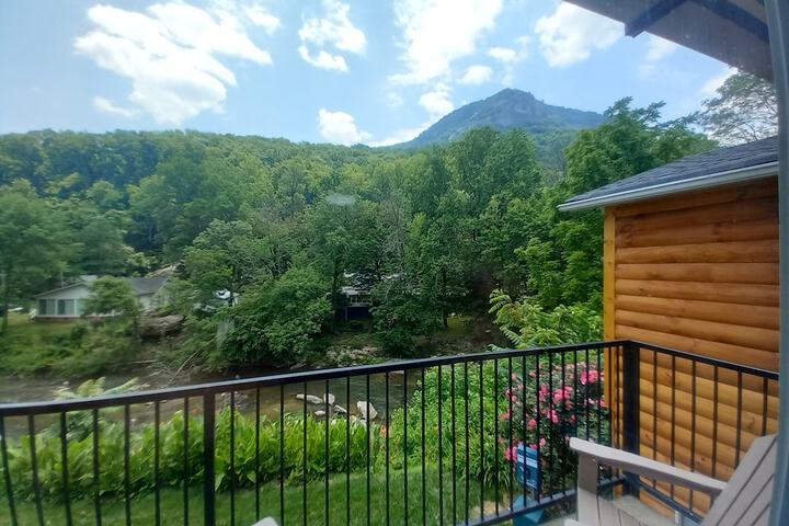The Carter Lodge on the River