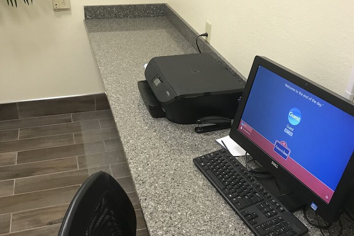 Business Center 28 of 28