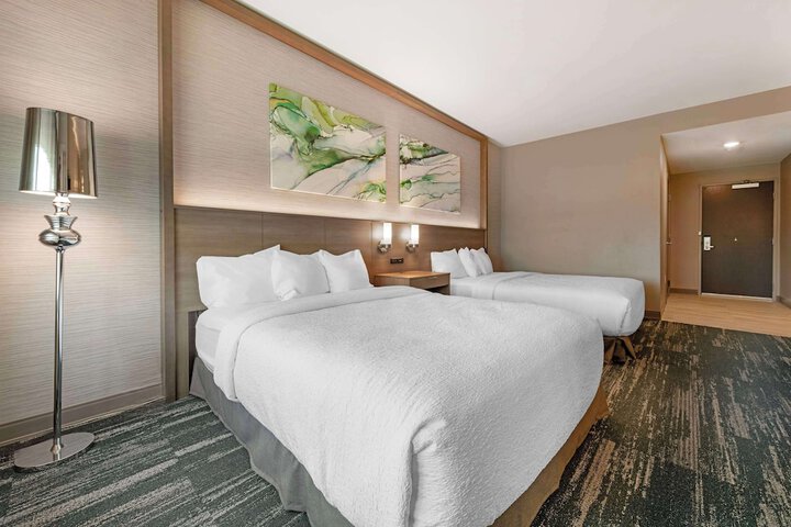 Room 32 of 42