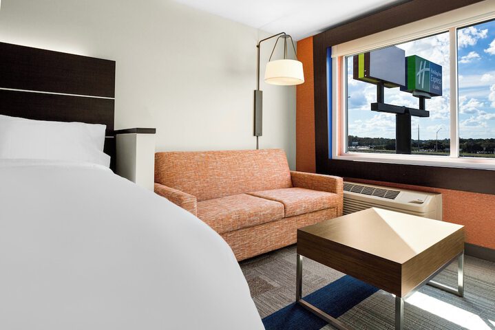 Holiday Inn Express & Suites Sanford- Lake Mary by IHG