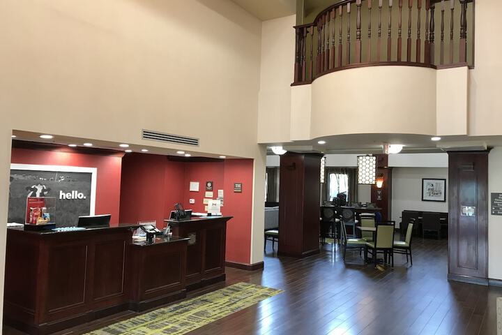Hampton Inn & Suites Lamar