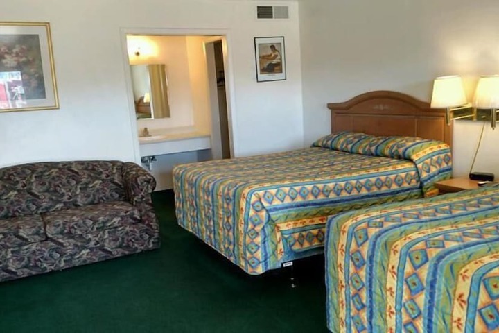 Room 14 of 35