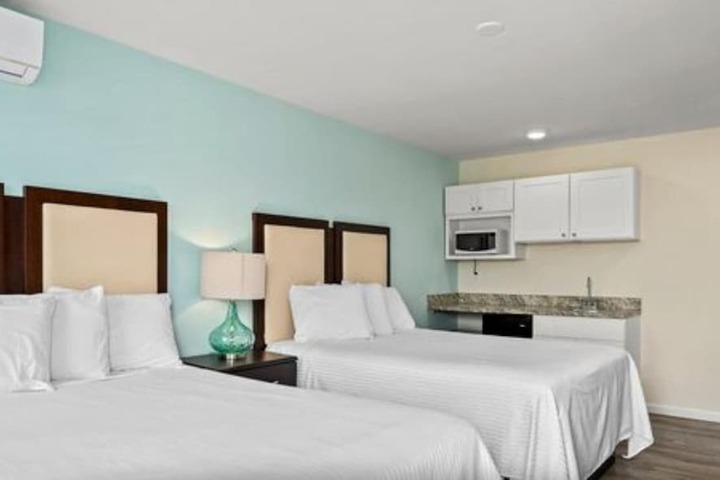 Room 32 of 46
