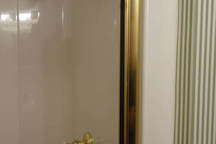 Room 63 of 96
