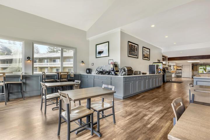 Best Western Pier Point Inn