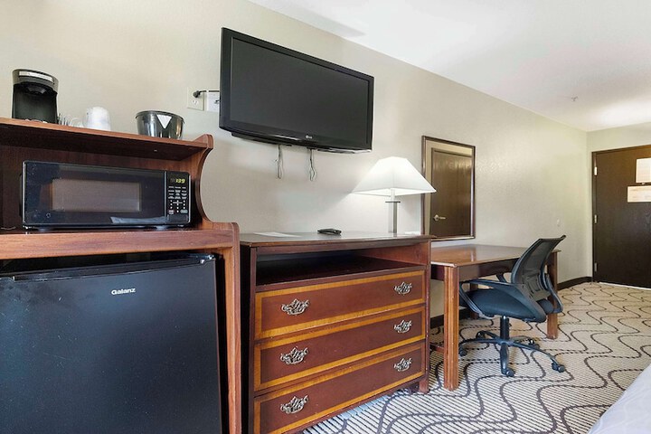 Room 33 of 42