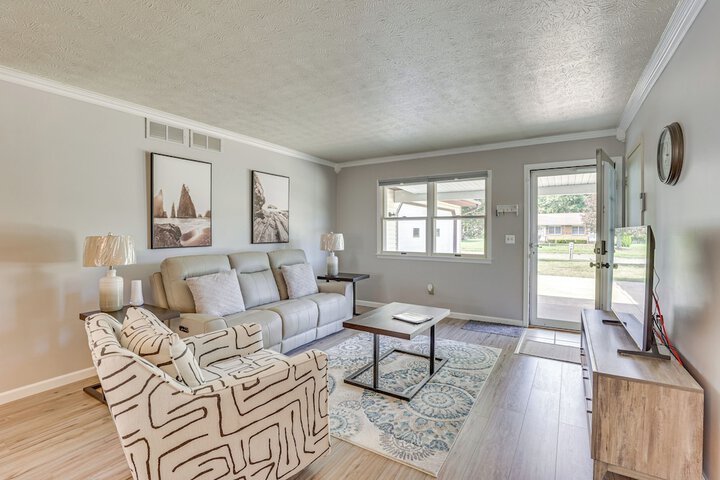 Peaceful Home Near Youngstown: Fenced Backyard!