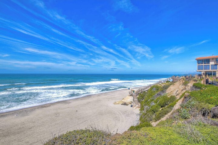 Solana Sunset Stunning Beachside Retreat for 4!