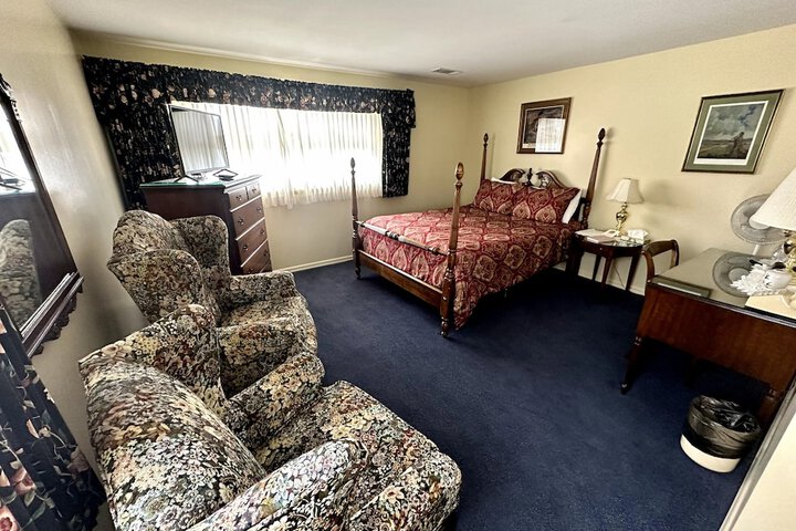 Montague Inn