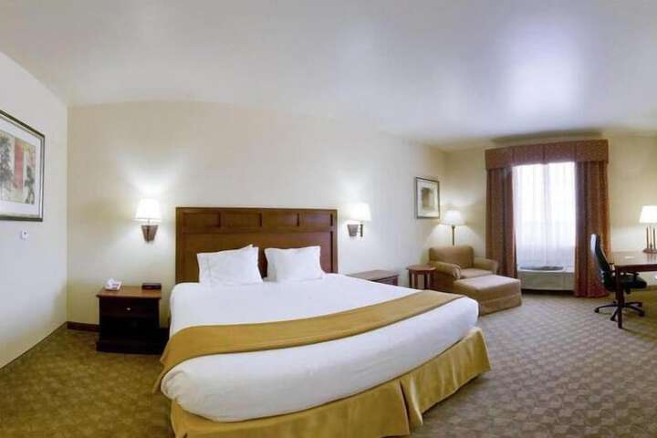 Room 14 of 28