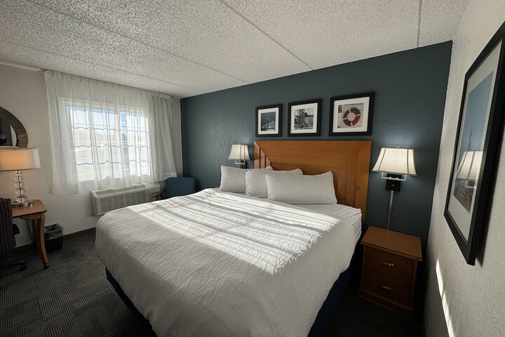 Room 17 of 30
