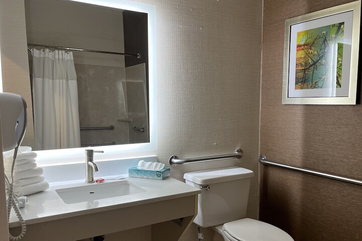 Room 10 of 25