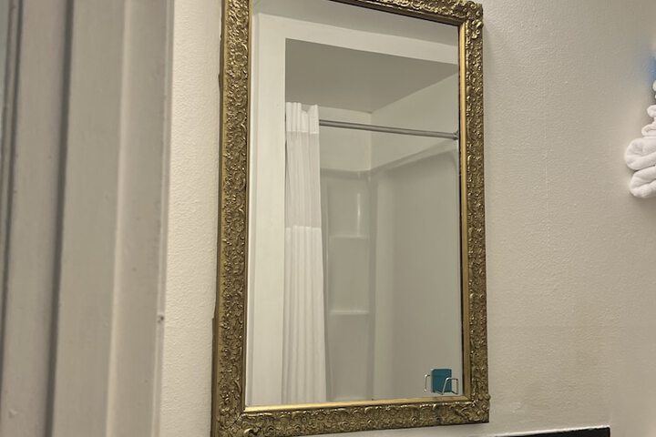 Room 11 of 21